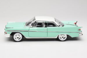 DeSoto Adventurer Zelený Road Signature 1:18 92738-R1 Kov – obrázok 4 z 8