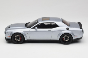 Dodge Challenger SRT Hellcat Redeye Strieborný GT Spirit 1:18 GT226 Živica – obrázok 3 z 6