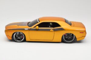 Dodge Challenger Concept Zlatý Maisto 1:18 31320 Kov – obrázok 4 z 8