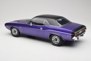 Dodge Challenger R/T Plum Crazy Otto 1:12 G083 Živica – obrázok 5 z 6