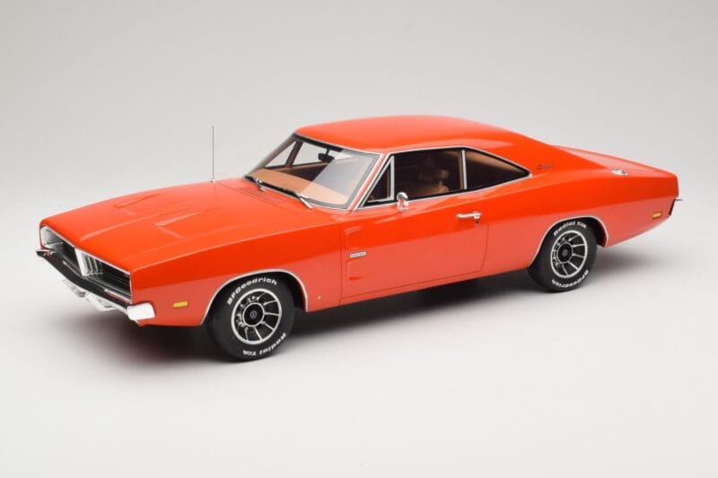 Dodge Charger Hemi Oranžový Otto 1:12 G060 Živica