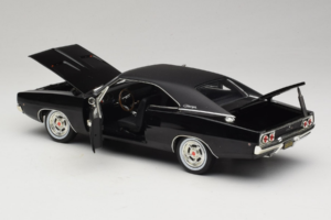 Dodge Charger R/T Steve McQueen Bullitt Movie Greenlight 1:18 12839 Kov – obrázok 5 z 8