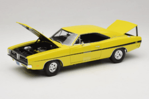 Dodge Charger R/T Žltý Dirty Mary Crazy Larry Auto World 1:18 AWSS101/06 Kov – obrázok 2 z 8
