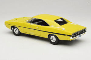 Dodge Charger R/T Žltý Dirty Mary Crazy Larry Auto World 1:18 AWSS101/06 Kov – obrázok 7 z 8