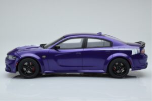 Dodge Charger Super Bee Fialový GT Spirit 1:18 GT895 Živica – obrázok 3 z 6
