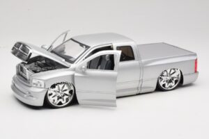 Dodge Ram Tuned Strieborný Jada 1:18 63162-SM Kov – obrázok 2 z 8