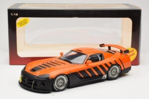 Dodge Viper Competition Coupe Go Man Go Orange AUTOart 1:18 80422 Kov – obrázok 6 z 6