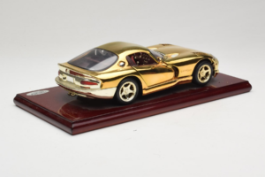 Dodge Viper GTS Gold Plated 23K Maisto 1:18 GP001 Kov – obrázok 4 z 8