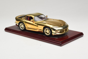 Dodge Viper GTS Gold Plated 23K Maisto 1:18 GP001 Kov – obrázok 6 z 8