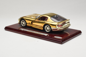 Dodge Viper GTS Gold Plated 23K Maisto 1:18 GP001 Kov – obrázok 7 z 8