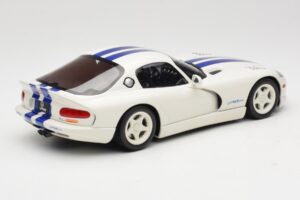 Dodge Viper GTS Stone White GT Spirit 1:18 GT940 Živica – obrázok 2 z 6