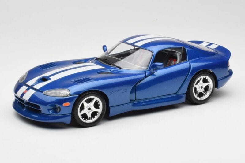 Dodge Viper GTS SR II Modrý s Bielymi Pruhmi Bburago 1:18 3330 Kov