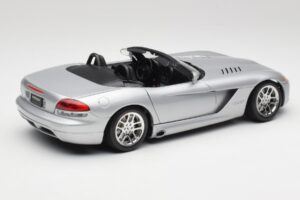 Dodge Viper SRT-10 Bright Strieborný Bburago 1:18 34908 Kov – obrázok 3 z 8