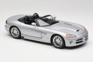 Dodge Viper SRT-10 Bright Strieborný Bburago 1:18 34908 Kov – obrázok 6 z 8