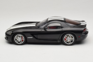 Dodge Viper SRT-10 Coupe Čierny AUTOart 1:18 71712 Kov – obrázok 4 z 8