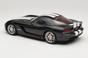 Dodge Viper SRT-10 Coupe Čierny AUTOart 1:18 71712 Kov – obrázok 7 z 8