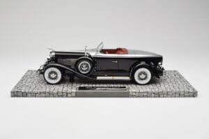 Duesenberg Model J Torpedo Disappearing Top Convertible Coupe Strieborný Čierny Minichamps 1:18 107150431 Živica – obrázok 3 z 6