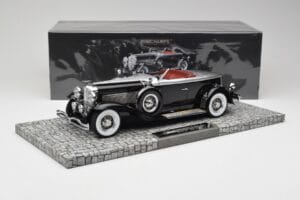 Duesenberg Model J Torpedo Disappearing Top Convertible Coupe Strieborný Čierny Minichamps 1:18 107150431 Živica – obrázok 6 z 6
