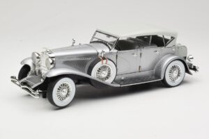 Duesenberg SJ Strieborný GreenLight 1:18 13525 Kov