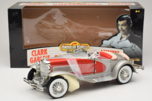 Duesenberg SJ Clark Gable's Car Strieborný Červený ERTL 1:18 7962 Kov – obrázok 6 z 6