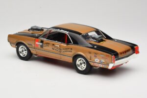 Oldsmobile 442 Hurst Hairy Olds Twin-Engine 4WD 1966 Highway 61 1:18 50089 Kov – obrázok 7 z 8