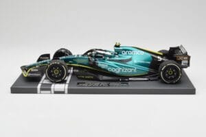 Aston Martin AMR22 Aramco #5 S. Vettel Abu Dhabi GP 2022 Last Race Collector's Edition Minichamps 1:18 117222205 Živica