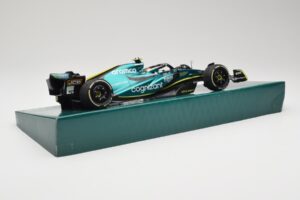 Aston Martin AMR22 #5 S. Vettel Last Race Abu Dhabi GP 2022 Minichamps 1:18 147222205 Živica – obrázok 3 z 7