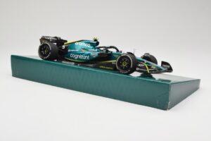 Aston Martin AMR22 #5 S. Vettel Last Race Abu Dhabi GP 2022 Minichamps 1:18 147222205 Živica – obrázok 4 z 7