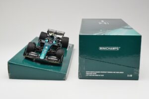 Aston Martin AMR22 #5 S. Vettel Last Race Abu Dhabi GP 2022 Minichamps 1:18 147222205 Živica – obrázok 6 z 7