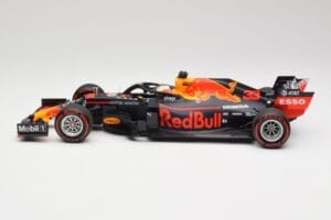 Aston Martin Red Bull Racing RB15 #33 M. Verstappen F1 2019 Minichamps 1:18 110190033 Kov – obrázok 3 z 7