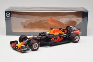 Aston Martin Red Bull Racing RB15 #33 M. Verstappen F1 2019 Minichamps 1:18 110190033 Kov – obrázok 7 z 7