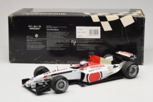 BAR Honda 005 #16 J. Button F1 2003 Minichamps 1:18 100030017 Kov – obrázok 6 z 6