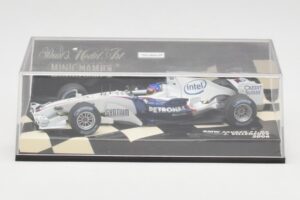 BMW Sauber F1.06 #11 J. Villeneuve F1 2006 Minichamps 1:43 400060017 Kov – obrázok 5 z 5