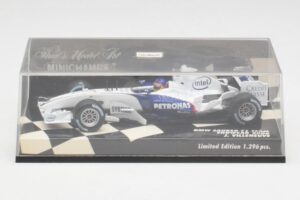 BMW Sauber F1.06 J. Villeneuve Showcar F1 2006 Minichamps 1:43 400060087 Kov – obrázok 4 z 5