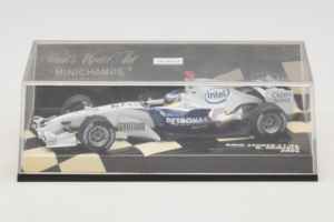BMW Sauber F1.06 #16 N. Heidfeld BMW Sauber F1 Team 2006 Minichamps 1:43 400060016 Kov – obrázok 4 z 5