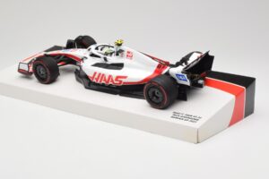 Haas VF-22 #47 M. Schumacher Bahrain GP 2022 Minichamps 1:18 147220147 Kov – obrázok 5 z 7