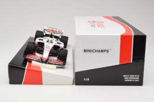 Haas VF-22 #47 M. Schumacher Bahrain GP 2022 Minichamps 1:18 147220147 Kov – obrázok 6 z 7