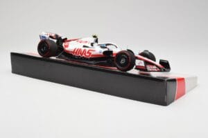 Haas VF-22 #47 M. Schumacher British GP Points 2022 Minichamps 1:18 147221047 Kov – obrázok 4 z 6