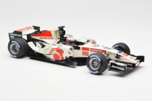 Honda Racing Team RA106 #12 J. Button F1 2006 Minichamps 1:18 100060012 Kov – obrázok 4 z 6