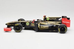 Lotus Renault GP R31 #10 B. Senna F1 2011 Minichamps 1:18 150110079-C1 Kov – obrázok 3 z 7