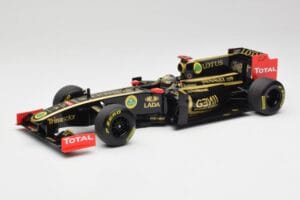 Lotus Renault GP R31 #10 B. Senna F1 2011 Minichamps 1:18 150110079-C1 Kov