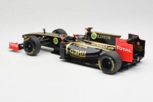 Lotus Renault GP R31 #10 B. Senna F1 2011 Minichamps 1:18 150110079-C1 Kov – obrázok 5 z 7