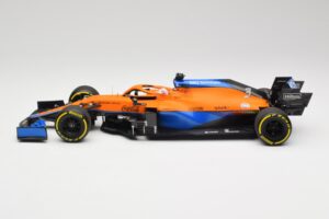 McLaren MCL35M #3 D. Ricciardo Bahrain GP 2021 Minichamps 1:18 530211803 Kov – obrázok 3 z 7