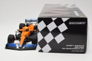 McLaren MCL35M #4 L. Norris Pole Position Russian GP 2021 Minichamps 1:18 530213404 Kov – obrázok 6 z 7