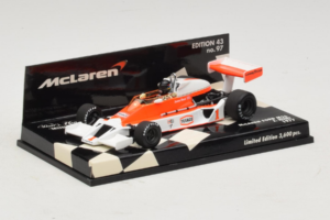 McLaren M26 Ford J. Hunt F1 1977 Minichamps 1:43 530774301 Kov – obrázok 2 z 5