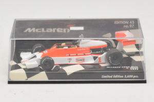 McLaren M26 Ford J. Hunt F1 1977 Minichamps 1:43 530774301 Kov – obrázok 5 z 5