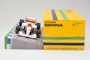 McLaren Ford MP4/8 #8 A. Senna Winner Australian GP 1993 Minichamps 1:18 543933838 Kov – obrázok 6 z 7