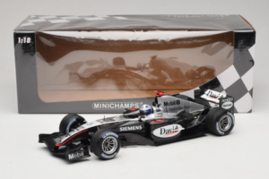McLaren MP4/19 Mercedes D. Coulthard F1 2004 Minichamps 1:18 530041805 Kov – obrázok 7 z 7