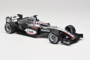 McLaren MP4/19 Mercedes K. Raikkonen F1 2004 Minichamps 1:18 530041806 Kov – obrázok 4 z 7