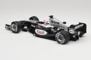 McLaren MP4/19 Mercedes K. Raikkonen F1 2004 Minichamps 1:18 530041806 Kov – obrázok 5 z 7